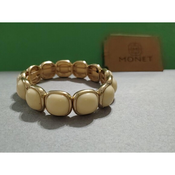 Monet Bangle Bracelet Eggshell Resin Gold Tone Metal Fashion Jewelry Stretchy x1 - Picture 1 of 11